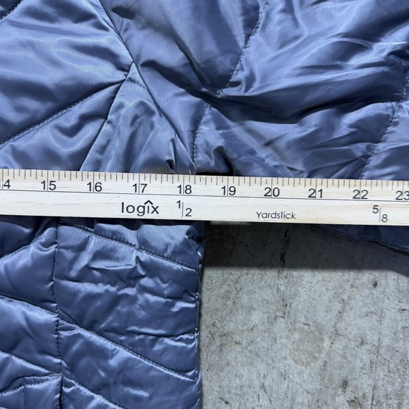 The North Face Down Puffer Jacket Womens Medium Gray Quilted Lightweight Nylon - Picture 4 of 5